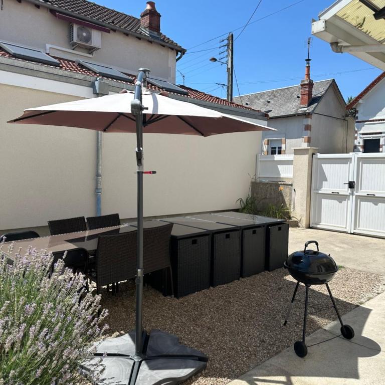 Maison familiale, 13 lits, 3 SDB, parking gratuit, jardin, terrasse - Maison 6 Chambres - 27