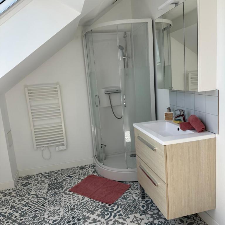 Maison familiale, 13 lits, 3 SDB, parking gratuit, jardin, terrasse - Maison 6 Chambres - 28