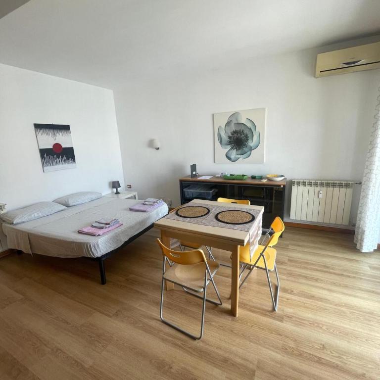 Bright and Cozy Studio Apartment near Trastevere Station - One-Bedroom Loft Apartment with One Queen Bed - 3