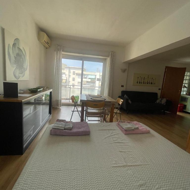 Bright and Cozy Studio Apartment near Trastevere Station - One-Bedroom Loft Apartment with One Queen Bed - 4