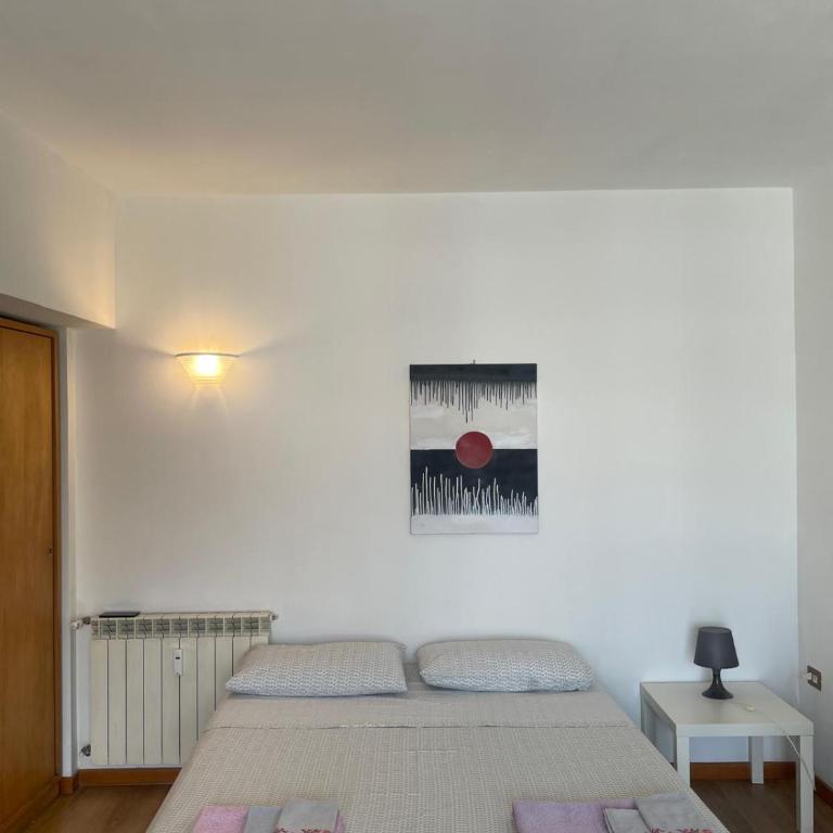 Bright and Cozy Studio Apartment near Trastevere Station - One-Bedroom Loft Apartment with One Queen Bed - 2