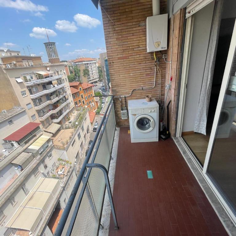 Bright and Cozy Studio Apartment near Trastevere Station - One-Bedroom Loft Apartment with One Queen Bed - 16