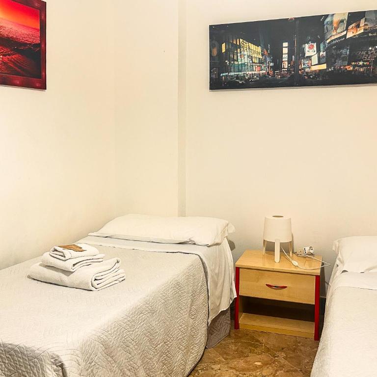 Cheapincenter - Camera Doppia con Letti Singoli con Bagno Privato Esterno - 9