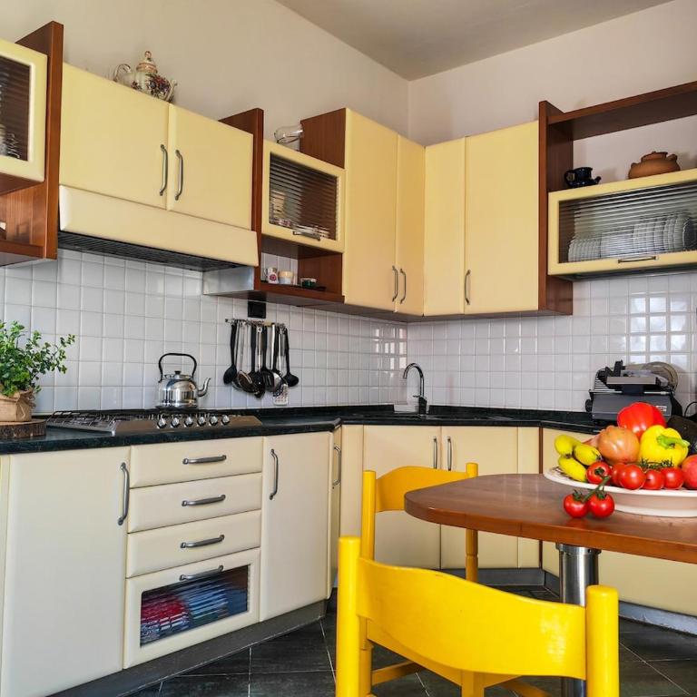 Villa Dina - Oasi di Pace tra le Colline - 15 min da Lucca - Casa con 3 Camere da Letto - 5