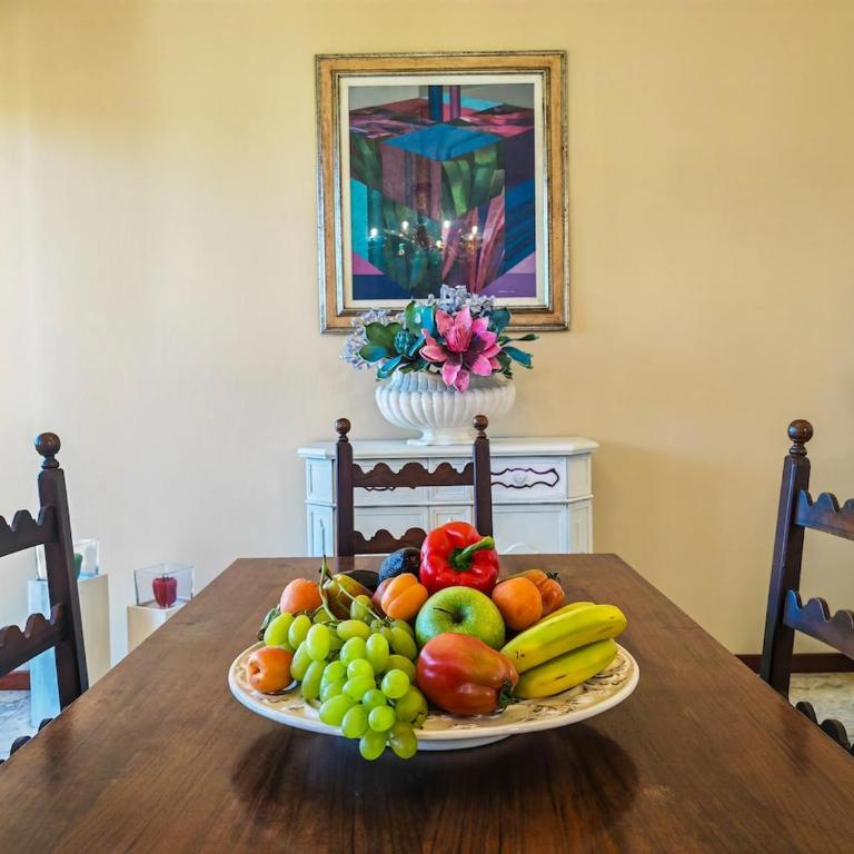 Villa Dina - Oasi di Pace tra le Colline - 15 min da Lucca - Casa con 3 Camere da Letto - 6