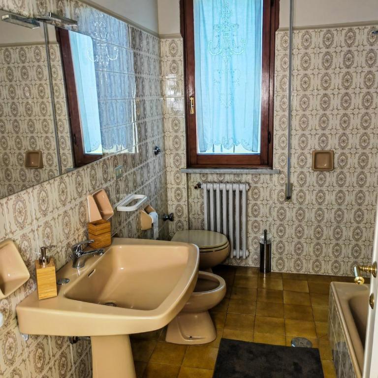 Villa Dina - Oasi di Pace tra le Colline - 15 min da Lucca - Casa con 3 Camere da Letto - 7