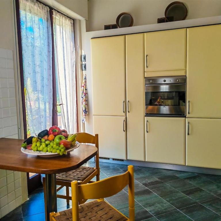 Villa Dina - Oasi di Pace tra le Colline - 15 min da Lucca - Casa con 3 Camere da Letto - 16