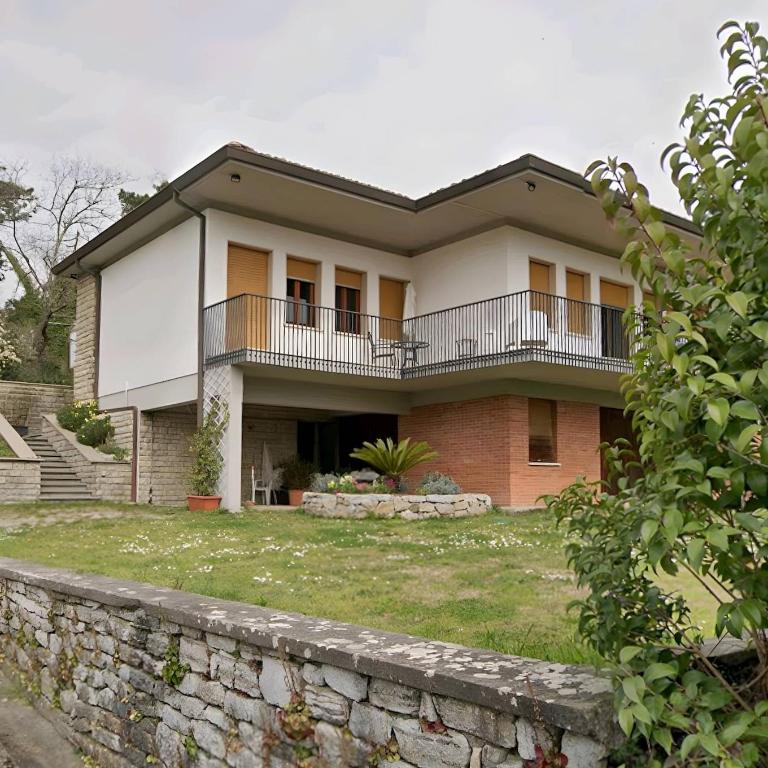 Villa Dina - Oasi di Pace tra le Colline - 15 min da Lucca - Casa con 3 Camere da Letto - 25