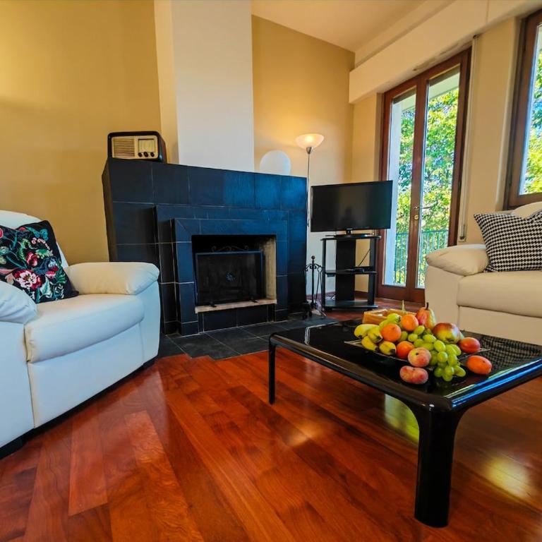 Villa Dina - Oasi di Pace tra le Colline - 15 min da Lucca - Casa con 3 Camere da Letto - 26