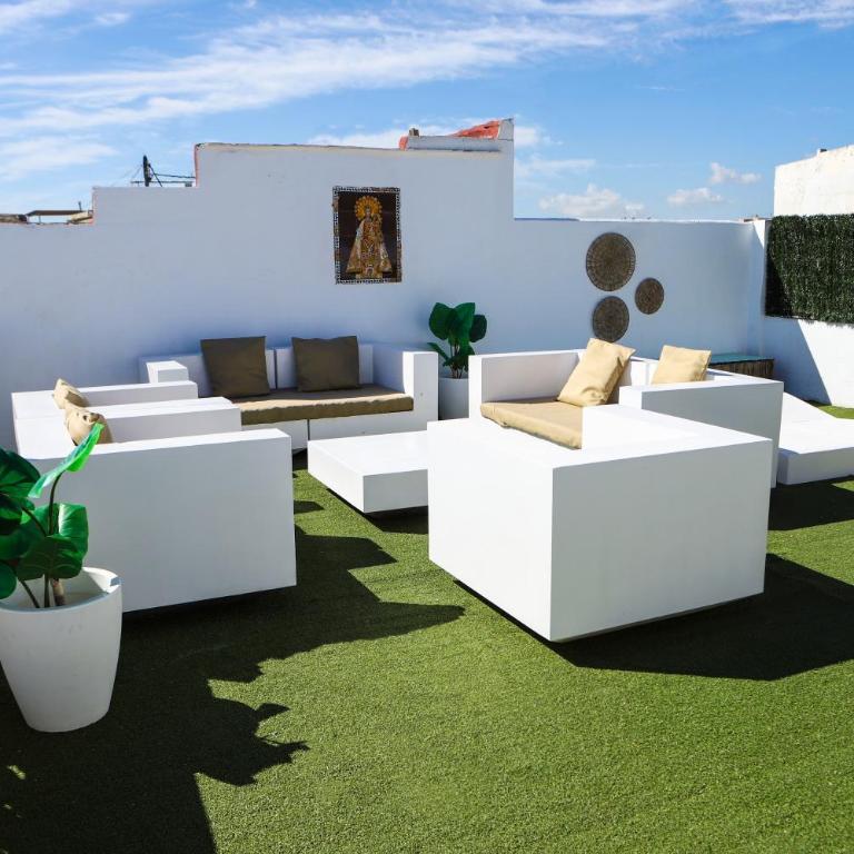 Valencia Luxury - Malvarrosa Beach - Three-Bedroom Apartment with Balcony - 12