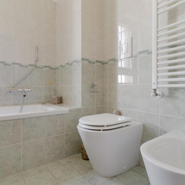 GuestHost - Bisceglie M1 Balcony Apartment - Appartamento con 2 Camere da Letto e Balcone - 20