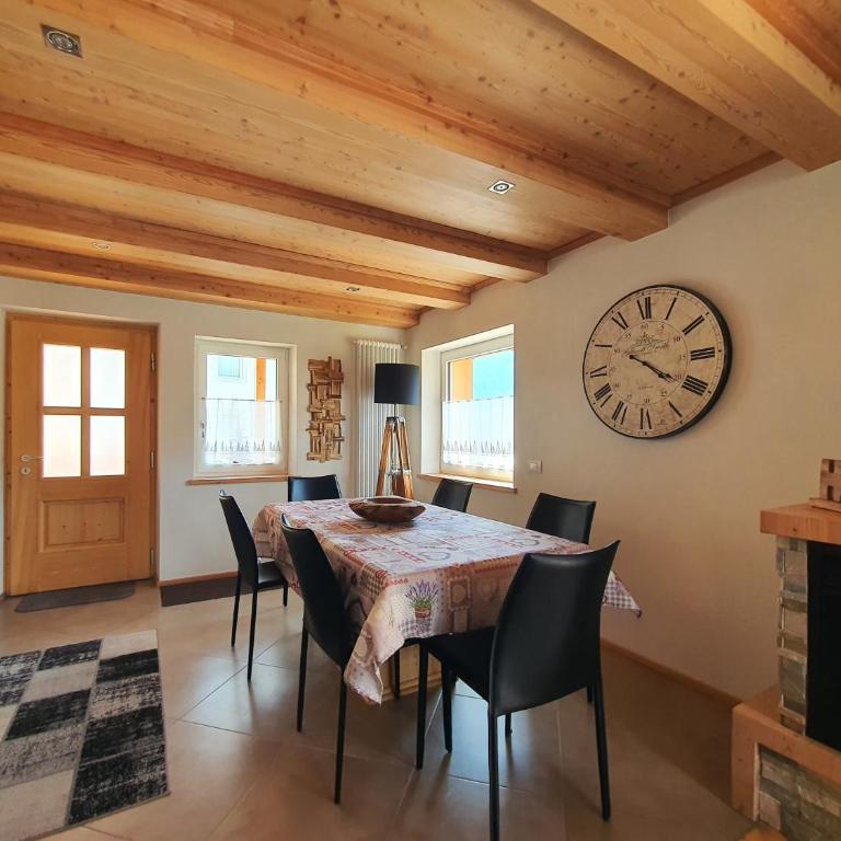 Casa Sandra Moena by Go new Location - Appartamento Deluxe con 2 Camere da Letto e Balcone - 3