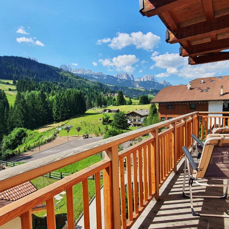 Casa Sandra Moena by Go new Location - Appartamento Deluxe con 2 Camere da Letto e Balcone - 1