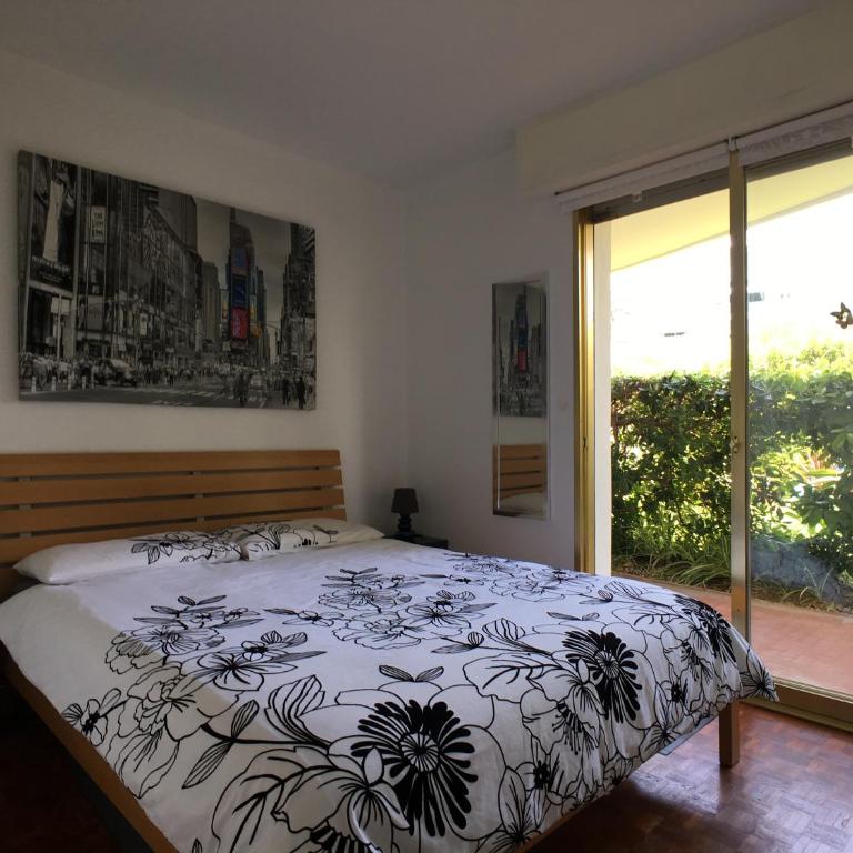 Spacious 3 bedroom apartment Great pool 5min to JLP beach Ideal for 2 families - Appartamento con 3 Camere da Letto - 5