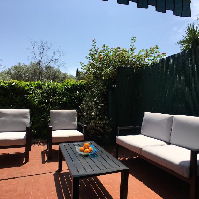 Spacious 3 bedroom apartment Great pool 5min to JLP beach Ideal for 2 families - Appartamento con 3 Camere da Letto - 13