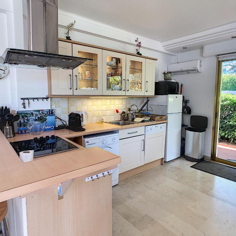 Spacious 3 bedroom apartment Great pool 5min to JLP beach Ideal for 2 families - Appartamento con 3 Camere da Letto - 3