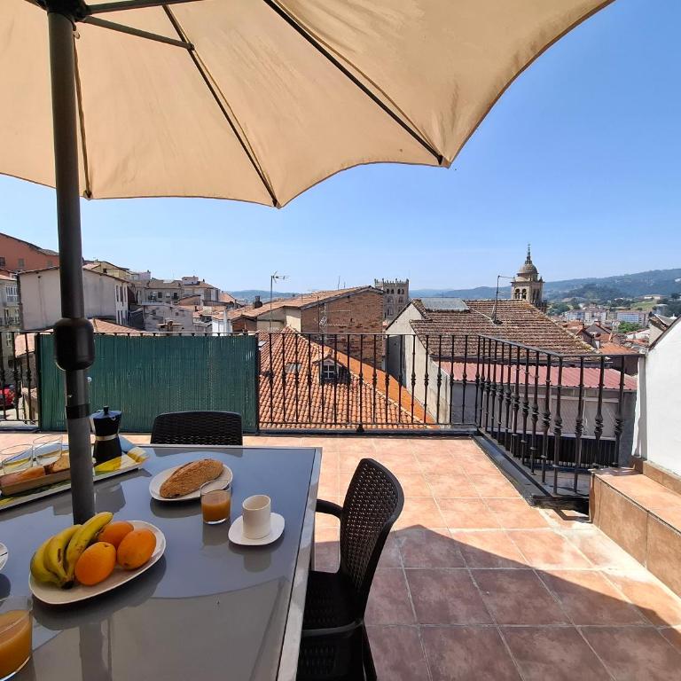 Luna - Disfruta de Ourense en este piso con terraza en el casco histórico - Apartamento de 2 dormitorios - 1