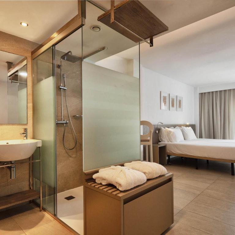 Eurostars Puerto de Ibiza - Habitación Doble Deluxe con terraza - 6