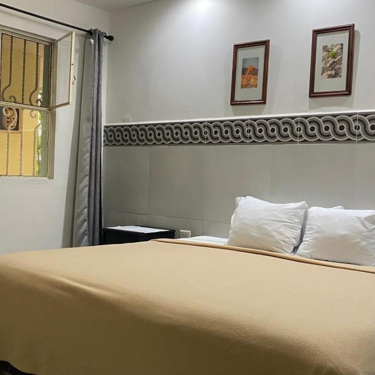 Hotel Santa Ana - King Room - 4