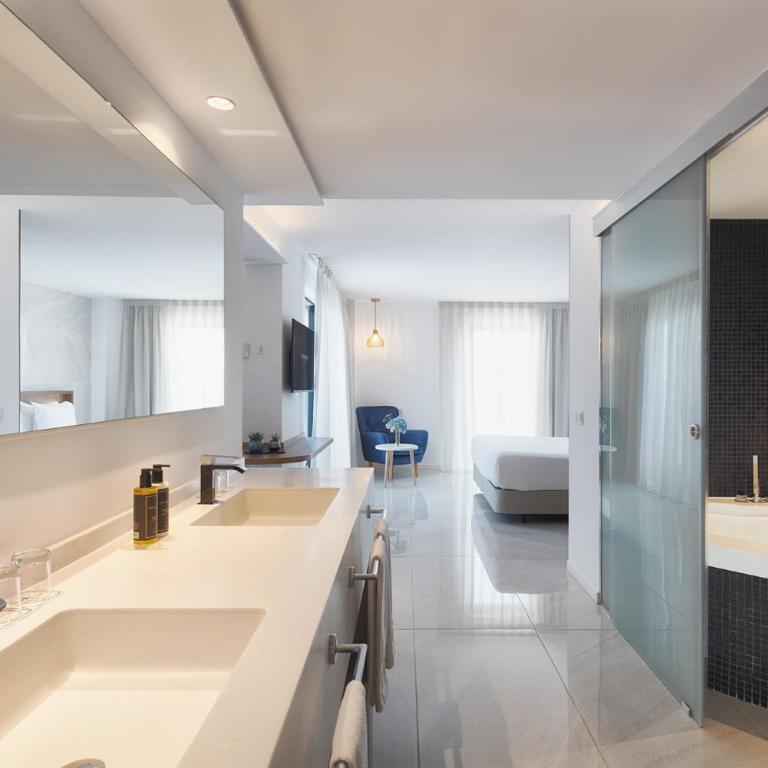 Eurostars Puerto de Ibiza - Suite Presidencial con bañera de hidromasaje al aire libre - 4