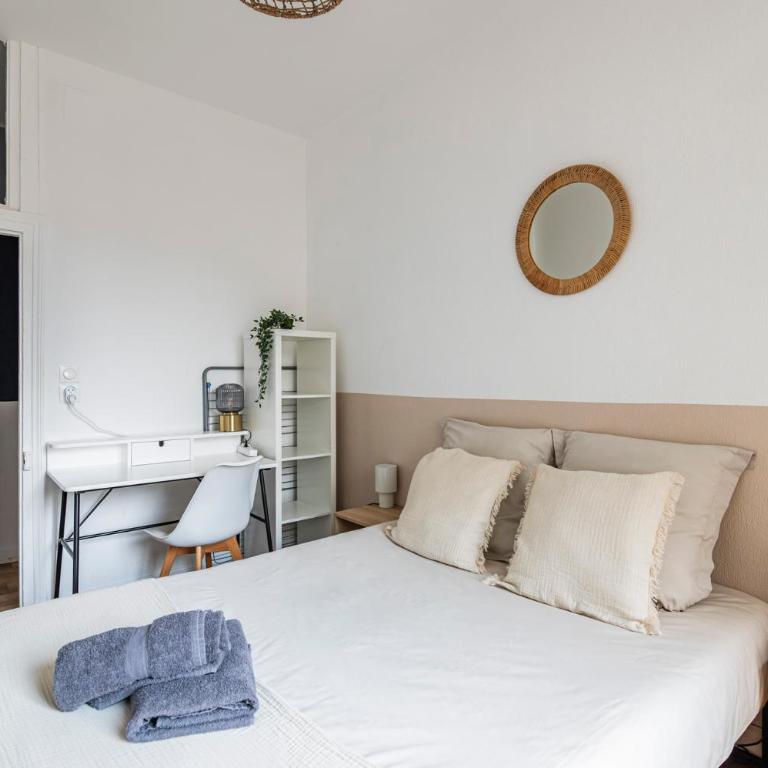 Immeuble spacieux - hyper centre - 15 couchages - Maison 7 Chambres - 6