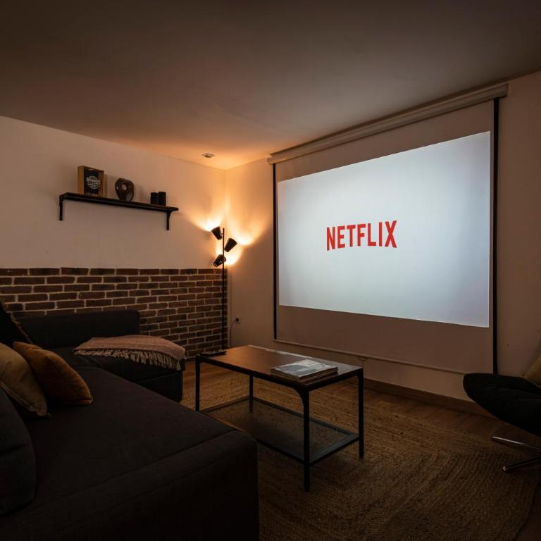 Immeuble spacieux - hyper centre - 15 couchages - Maison 7 Chambres - 34