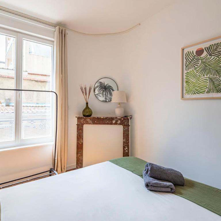 Immeuble spacieux - hyper centre - 15 couchages - Maison 7 Chambres - 40