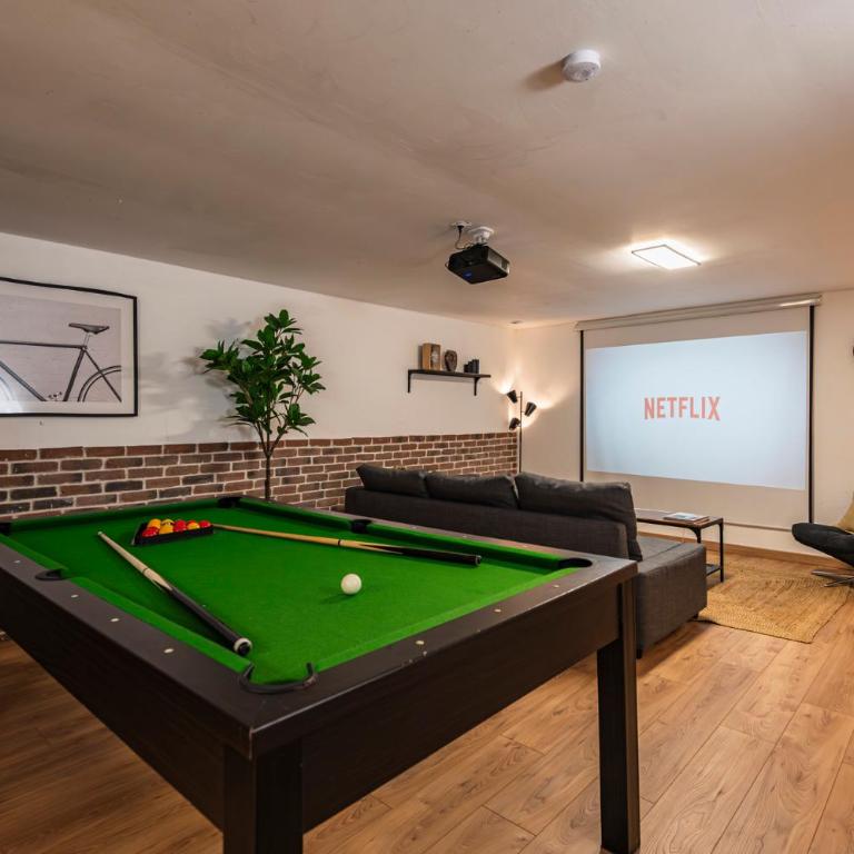 Immeuble spacieux - hyper centre - 15 couchages - Maison 7 Chambres - 45