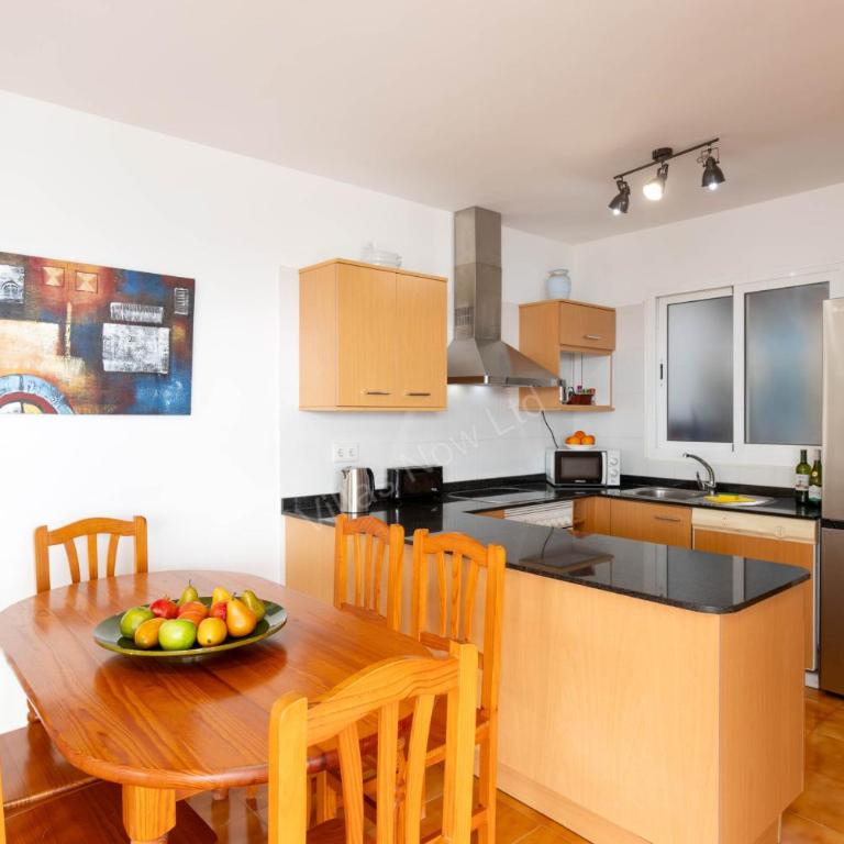 242 - Casa Blanca by Villas Now Ltd - Villa con piscina privada - 9