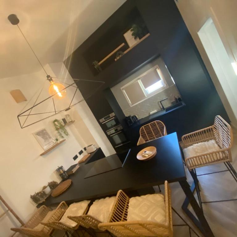 Duplex Lumineux- Vue Canal- Centreville- 5personnes - Appartement 2 Chambres - 10