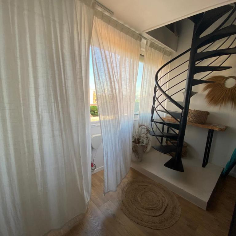 Duplex Lumineux- Vue Canal- Centreville- 5personnes - Appartement 2 Chambres - 5