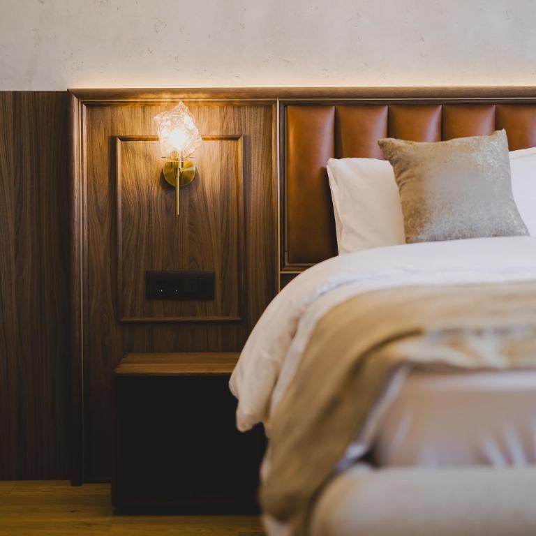 Boutique Hotel Rezident - Deluxe One-Bedroom Apartment - 23