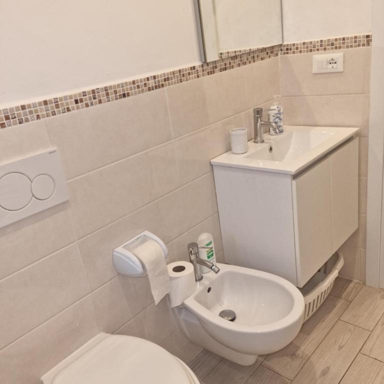 homeloly - 230 dalla stazione di migliarina perfetta per le 5 terre - One-Bedroom Apartment - 16