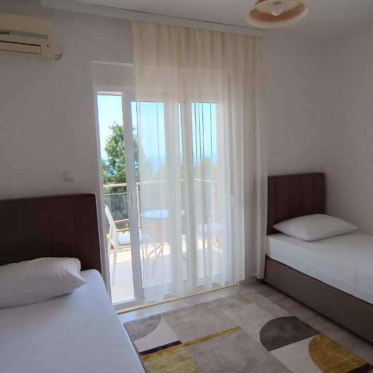 Jasmin 4 - One-Bedroom Apartment - 3