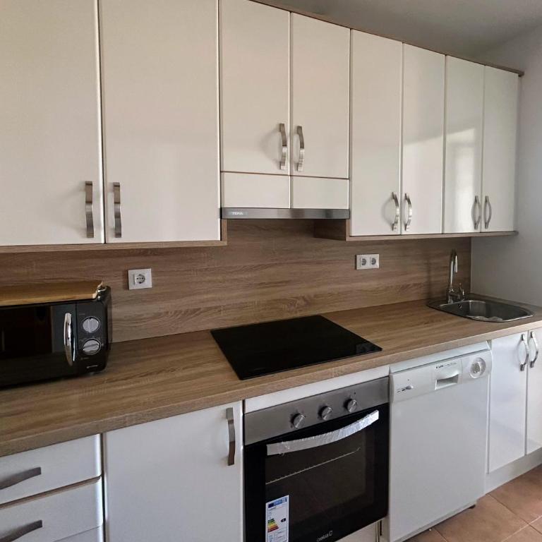 Apartamento en atlanterra con vistas a poniente - Three-Bedroom Apartment - 8