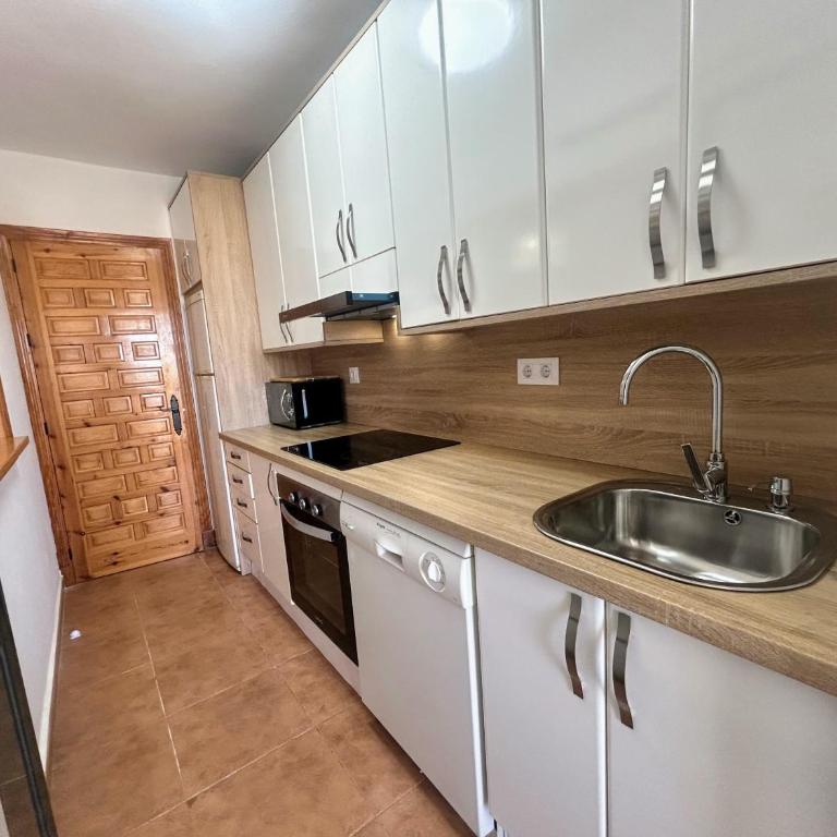Apartamento en atlanterra con vistas a poniente - Three-Bedroom Apartment - 9