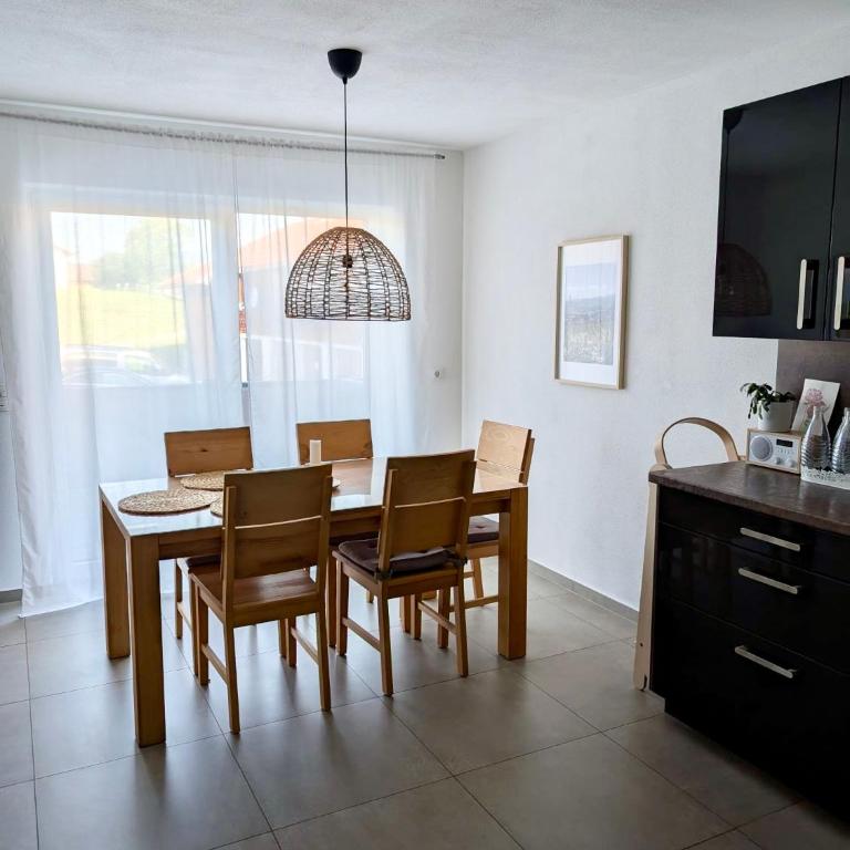 AllgäuBlick - Ferienwohnung mit Bergblick - Königscard - Apartment mit 2 Schlafzimmern und Bergblick - 1