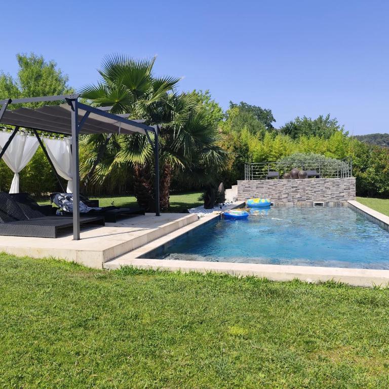 Chamarte villa piscine chauffées jardin clôturé Aix en Provence - Villa avec Piscine Privée - 17