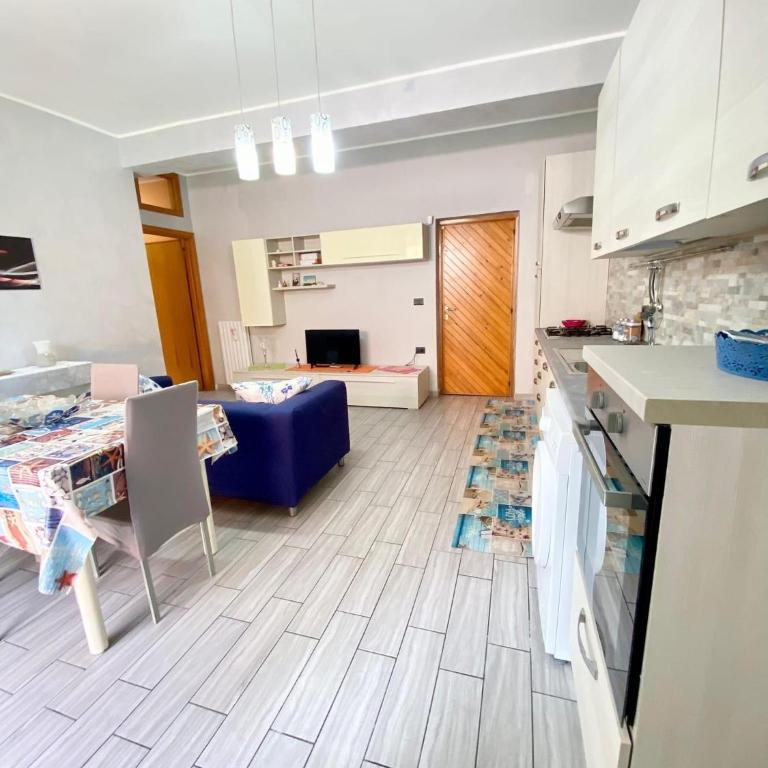 Home da Manu - Appartamento con 2 Camere da Letto - 6