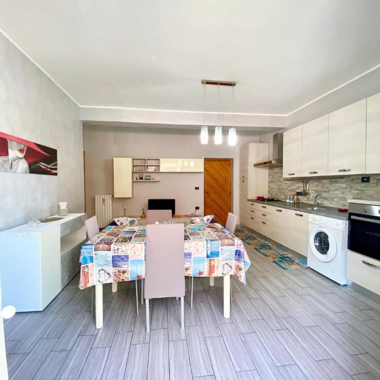 Home da Manu - Appartamento con 2 Camere da Letto - 9