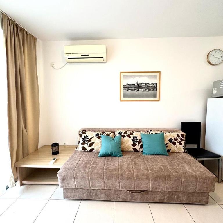 Apartment with pool - Two-Bedroom Apartment with Terrace - 20