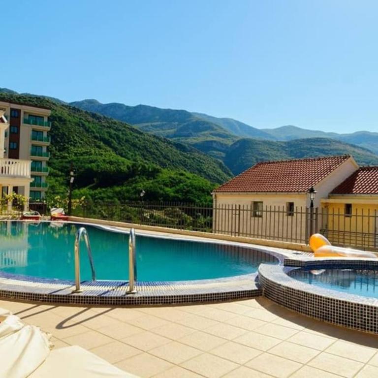 Apartment with pool - Two-Bedroom Apartment with Terrace - 14