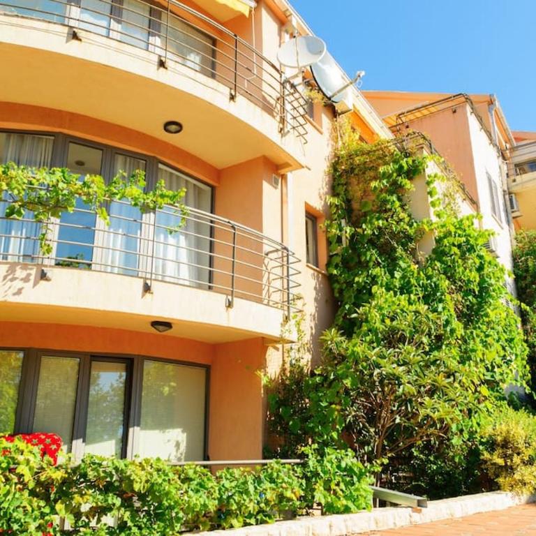 Apartment with pool - Two-Bedroom Apartment with Terrace - 7