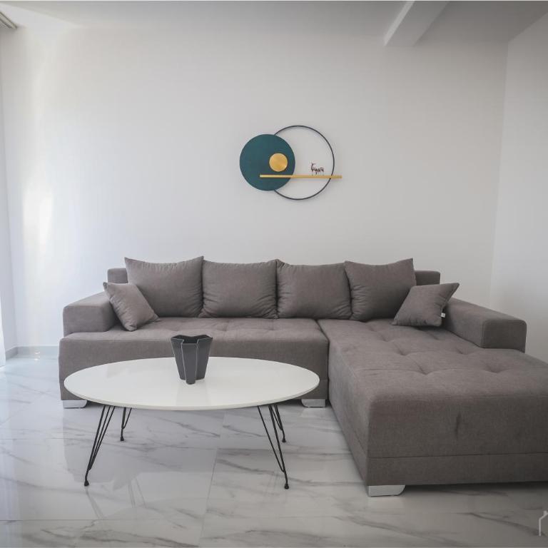 Aqua Vista Lux Raj - One-Bedroom Apartment - 1