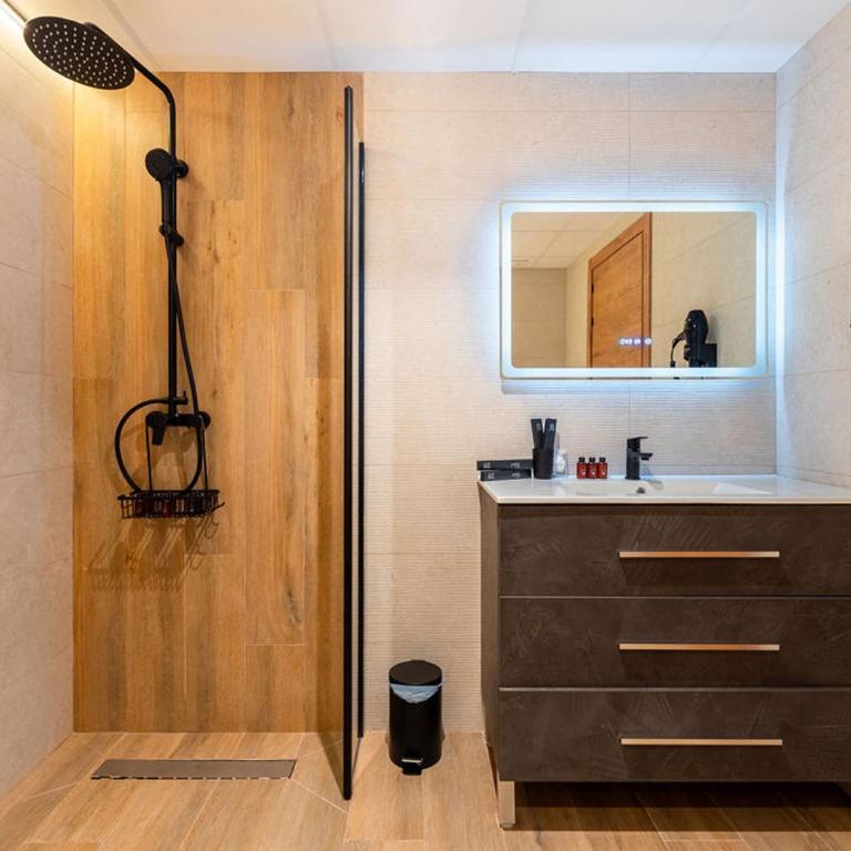 Emily Suites - Apartamento Deluxe de 2 dormitorios - 10