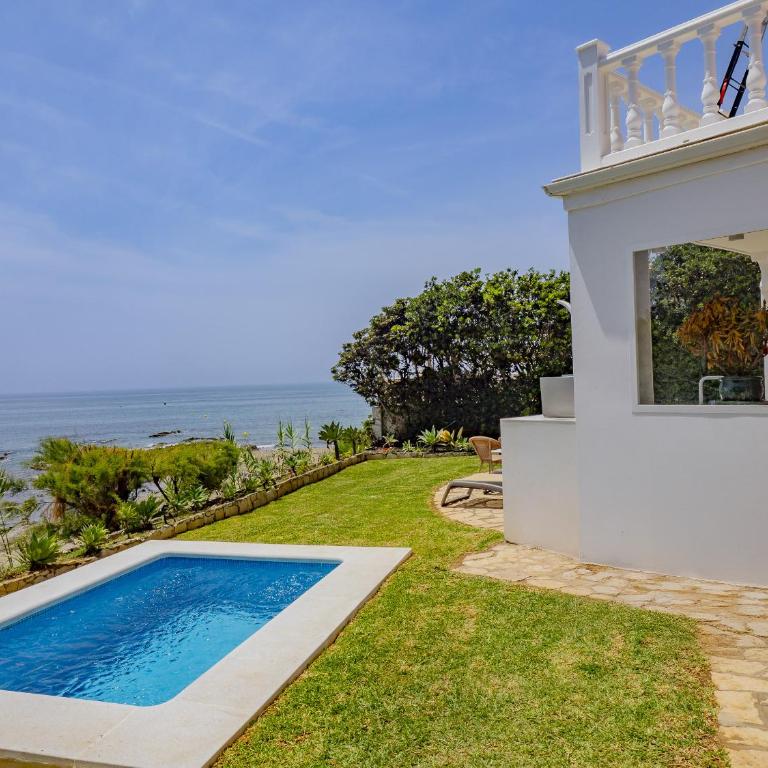 Cubo's Beachfront Villa Khayyam - Villa - 11
