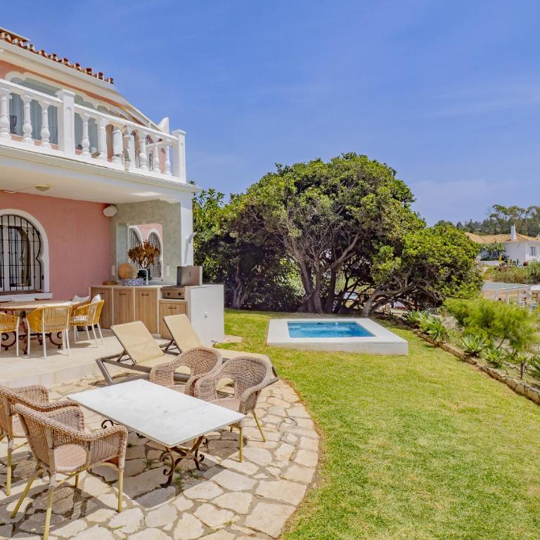Cubo's Beachfront Villa Khayyam - Villa - 65