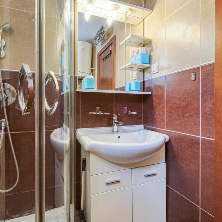 Mik Apartments Heart of Budva 1 plus 1 40 SqMeter - Apartman sa 1 Spavaćom Sobom - 8