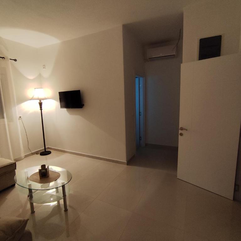 Guest House AGA - One-Bedroom Apartment with Balcony - 18