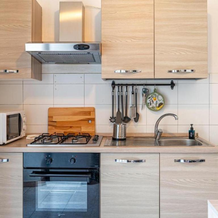 Charm in Piazza Castello - Two-Bedroom Apartment - 4